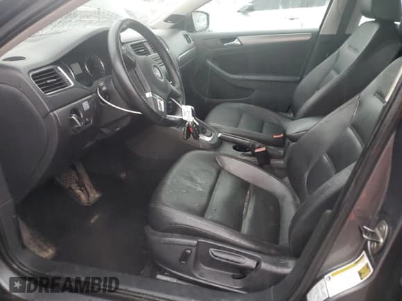 ✅ 2013 Volkswagen Jetta TDI w/Premium/Nav • VIN: 3VWLL7AJ8DM242815 • Lot: 85527915. Listed on Copart with 151,459 mi. Free auction sales archive from the USA and detailed vehicle history report at DreamBid. Image 7.