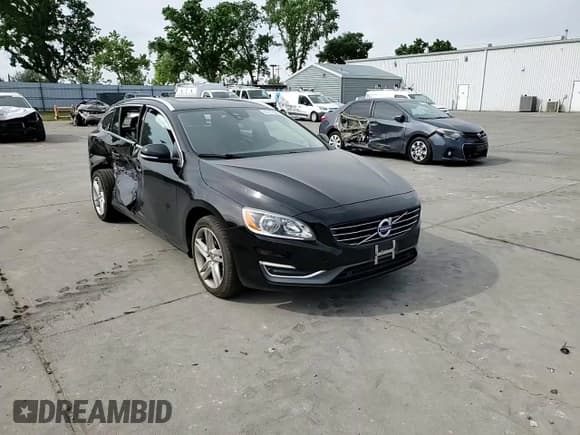 ✅ 2015 Volvo V60 T5 Drive-E Premier • VIN: YV140MEK4F1261924 • Лот: 53111885. Опубликован ранее на Copart с пробегом 86 620 миль. Бесплатный доступ к архиву аукционных продаж из США и подробный отчёт об истории автомобиля на DreamBid. Изображение 11.
