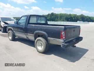 1988 Dodge Dakota z VIN 1B7GR64XOJS726722, wystawiony jako IAAI lot #42838547 z przebiegiem 267 108 mil mil oraz . Historia ofert i sprzedaży dostępna na DreamBid. Obrazek 3.