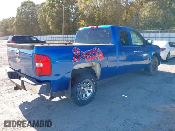 ✅ 2011 Chevrolet Silverado 1500 LS • VIN: 1GCRCREA1BZ185646 • Lot: 43515038. Listed on IAAI with 143,051 mi. Free auction sales archive from the USA and detailed vehicle history report at DreamBid. Image 4.