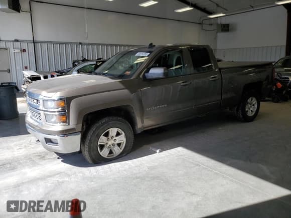 ✅ 2015 Chevrolet Silverado 1500 • VIN: 1GCVKREC9FZ150314 • Лот: 50610355. Опубликован ранее на Copart с пробегом 231 412 миль. Бесплатный доступ к архиву аукционных продаж из США и подробный отчёт об истории автомобиля на DreamBid. Изображение 1.