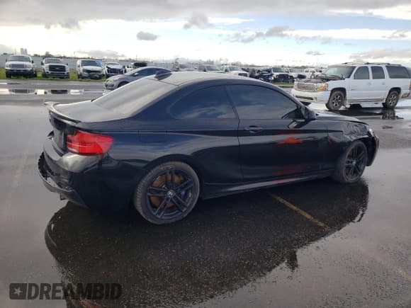 ✅ 2018 BMW 2 Series M240i • VIN: WBA2J5C59JVC07470 • Lot: 42151503. Wystawiony na Copart z przebiegiem 45 952 mil. Bezpłatny archiwum sprzedaży aukcyjnych z USA i szczegółowy raport historii pojazdu na DreamBid. Zdjęcie 3.