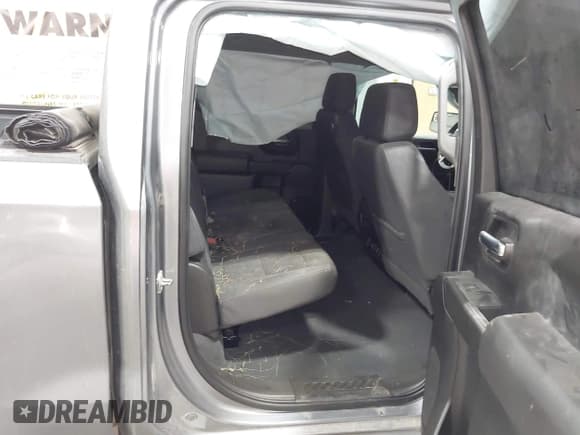 ✅ 2021 Chevrolet Silverado 1500 LT • VIN: 1GCUYDED8MZ345551 • Lot: 43242245. Wystawiony na IAAI z przebiegiem Nie podano. Bezpłatny archiwum sprzedaży aukcyjnych z USA i szczegółowy raport historii pojazdu na DreamBid. Zdjęcie 8.