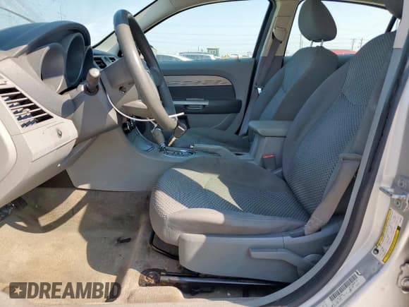 ✅ 2007 Chrysler Sebring • VIN: 1C3LC46K17N550846 • Lot: 81664645. Listed on Copart with 129,380 mi. Free auction sales archive from the USA and detailed vehicle history report at DreamBid. Image 7.