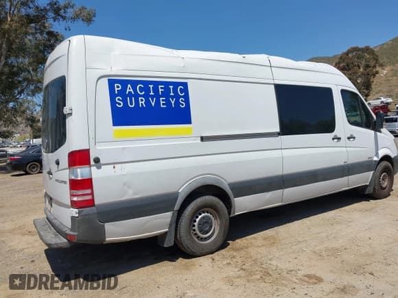 ✅ 2015 Mercedes-Benz Sprinter Cargo Worker • VIN: WD3PE8CD3FP150529 • Lot: 42234796. Listed on IAAI with 358,538 mi. Free auction sales archive from the USA and detailed vehicle history report at DreamBid. Image 4.