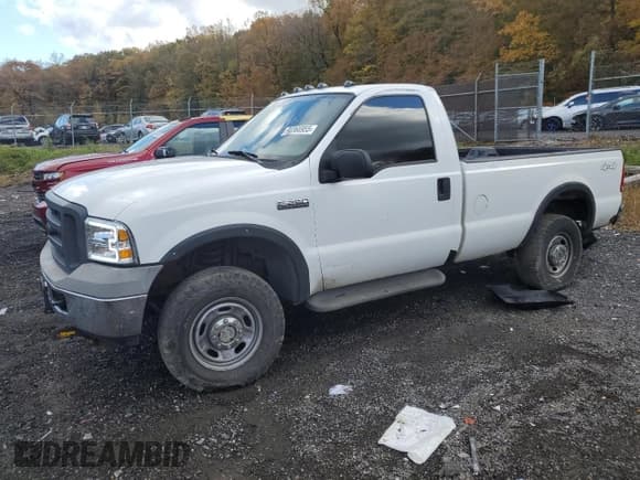 ✅ 2005 Ford F-250 XL • VIN: 1FTNF21575EA25093 • Lot: 90366955. Wystawiony na Copart z przebiegiem 102 753 mil. Bezpłatny archiwum sprzedaży aukcyjnych z USA i szczegółowy raport historii pojazdu na DreamBid. Zdjęcie 1.
