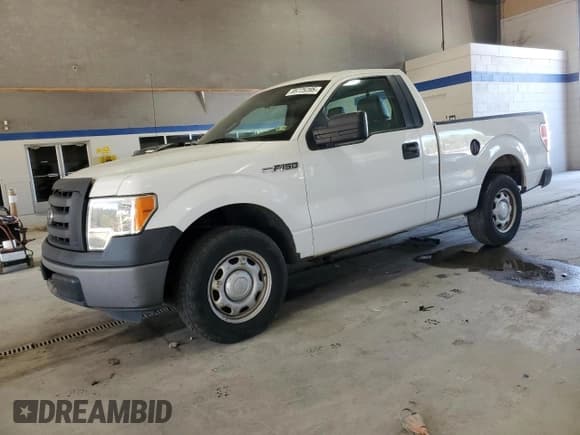 ✅ 2012 Ford F-150 XL • VIN: 1FTMF1CM1CFB81082 • Lot: 85725395. Listed on Copart with 203,932 mi. Free auction sales archive from the USA and detailed vehicle history report at DreamBid. Image 1.