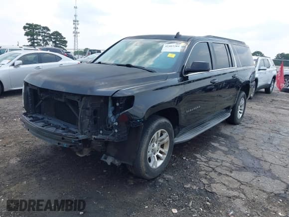 ✅ 2015 Chevrolet Suburban LT • VIN: 1GNSCJKC1FR591934 • Lot: 42403284. Wystawiony na IAAI z przebiegiem 299 882 mil. Bezpłatny archiwum sprzedaży aukcyjnych z USA i szczegółowy raport historii pojazdu na DreamBid. Zdjęcie 2.