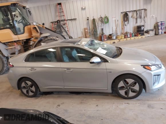 ✅ 2020 Hyundai Ioniq Preferred • VIN: KMHC85LC2LU221312 • Lot: 41971425. Wystawiony na IAAI z przebiegiem 45 414 mil. Bezpłatny archiwum sprzedaży aukcyjnych z USA i szczegółowy raport historii pojazdu na DreamBid. Zdjęcie 14.