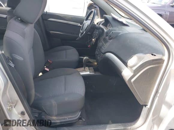 ✅ 2011 Chevrolet Aveo 1LT • VIN: KL1TD5DE8BB218206 • Lot: 41468978. Wystawiony na IAAI z przebiegiem 106 997 mil. Bezpłatny archiwum sprzedaży aukcyjnych z USA i szczegółowy raport historii pojazdu na DreamBid. Zdjęcie 5.