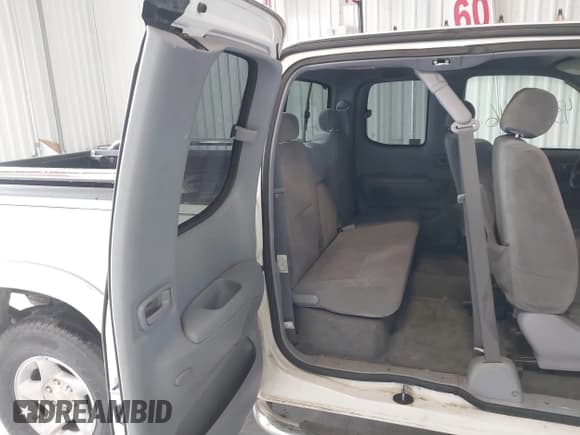 ✅ 2000 Toyota Tundra Limited • VIN: 5TBBT4818YS107240 • Lot: 43289446. Wystawiony na IAAI z przebiegiem 227 627 mil. Bezpłatny archiwum sprzedaży aukcyjnych z USA i szczegółowy raport historii pojazdu na DreamBid. Zdjęcie 8.