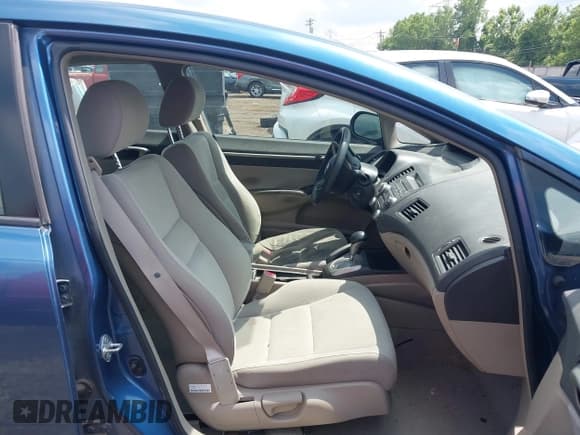 ✅ 2010 Honda Civic • VIN: JHMFA3F28AS007767 • Lot: 42704838. Listed on IAAI with 182,272 mi. Free auction sales archive from the USA and detailed vehicle history report at DreamBid. Image 5.