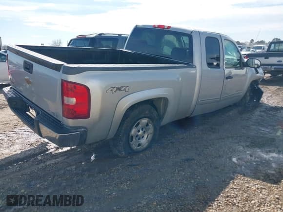 ✅ 2011 Chevrolet Silverado 1500 LT • VIN: 1GCRKSE39BZ378803 • Lot: 41406822. Listed on IAAI with 110,728 mi. Free auction sales archive from the USA and detailed vehicle history report at DreamBid. Image 4.