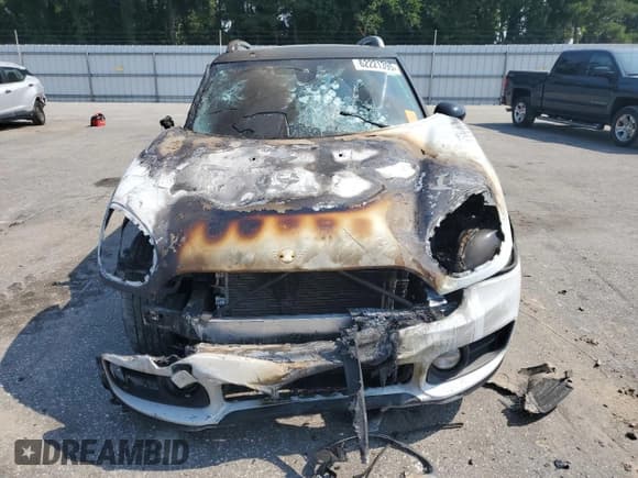 ✅ 2019 MINI Countryman Cooper • VIN: WMZYV5C53K3F58065 • Lot: 62221395. Wystawiony na Copart z przebiegiem 109 108 mil. Bezpłatny archiwum sprzedaży aukcyjnych z USA i szczegółowy raport historii pojazdu na DreamBid. Zdjęcie 5.