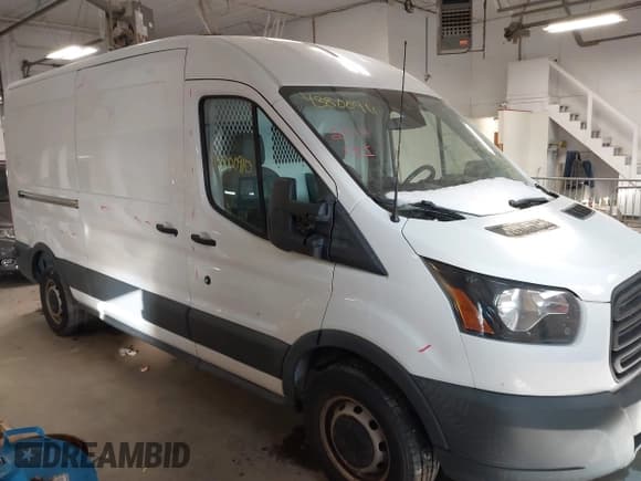 ✅ 2018 Ford Transit • VIN: 1FTBW2CMXJKA87252 • Лот: 43800910. Опубликован ранее на IAAI с пробегом 130 786 миль. Бесплатный доступ к архиву аукционных продаж из США и подробный отчёт об истории автомобиля на DreamBid. Изображение 1.