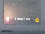 ✅ 2015 Jeep Cherokee Latitude • VIN: 1C4PJMCS3FW615969 • Lot: 43640634. Wystawiony na IAAI z przebiegiem 176 928 mil. Bezpłatny archiwum sprzedaży aukcyjnych z USA i szczegółowy raport historii pojazdu na DreamBid. Zdjęcie 15.