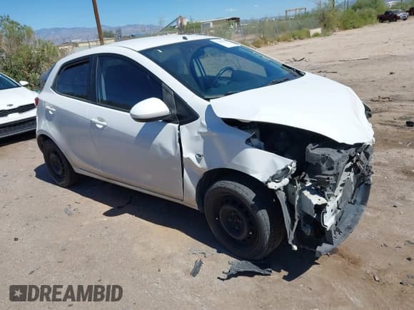 ✅ 2013 Mazda 2 Sport • VIN: JM1DE1KZ1D0153710 • Lot: 43369133. Wystawiony na IAAI z przebiegiem 139 819 mil. Bezpłatny archiwum sprzedaży aukcyjnych z USA i szczegółowy raport historii pojazdu na DreamBid. Zdjęcie 1.