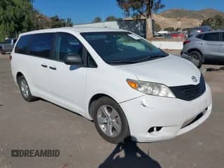 ✅ 2015 Toyota Sienna L • VIN: 5TDZK3DCXFS670488 • Lot: 43847021. Listed on IAAI with 247,395 mi. Free auction sales archive from the USA and detailed vehicle history report at DreamBid. Image 1.