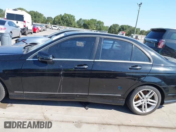 ✅ 2014 Mercedes-Benz C 250 Sport • VIN: WDDGF4HB9EA964050 • Lot: 42972589. Listed on IAAI with 183,610 mi. Free auction sales archive from the USA and detailed vehicle history report at DreamBid. Image 14.