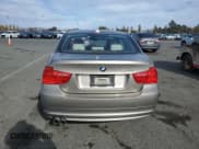 ✅ 2009 BMW 3 Series 328i • VIN: WBAPH53559A435872 • Lot: 91357385. Wystawiony na Copart z przebiegiem 126 482 mil. Bezpłatny archiwum sprzedaży aukcyjnych z USA i szczegółowy raport historii pojazdu na DreamBid. Zdjęcie 6.
