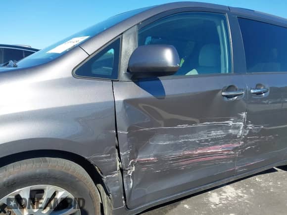 2011 Toyota Sienna XLE AAS with VIN 5TDYK3DC5BS140466, listed as a IAAI auction lot 43460456 with 135,420 mi miles and . Bid and sale history available at DreamBid. Image 6.