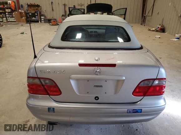 ✅ 2001 Mercedes-Benz CLK 320/430 • VIN: WDBLK70G71T075953 • Lot: 79556524. Wystawiony na Copart z przebiegiem 71 428 mil. Bezpłatny archiwum sprzedaży aukcyjnych z USA i szczegółowy raport historii pojazdu na DreamBid. Zdjęcie 6.