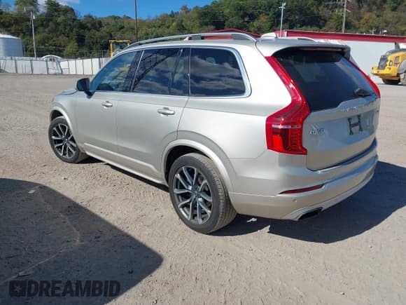 ✅ 2016 Volvo XC90 T6 Momentum • VIN: YV4A22PK6G1061999 • Lot: 43448508. Wystawiony na IAAI z przebiegiem 77 904 mil. Bezpłatny archiwum sprzedaży aukcyjnych z USA i szczegółowy raport historii pojazdu na DreamBid. Zdjęcie 3.
