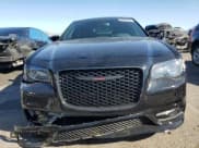 ✅ 2020 Chrysler 300 S • VIN: 2C3CCABT9LH175515 • Лот: 64881595. Опубликован ранее на Copart с пробегом 12 597 миль. Бесплатный доступ к архиву аукционных продаж из США и подробный отчёт об истории автомобиля на DreamBid. Изображение 5.