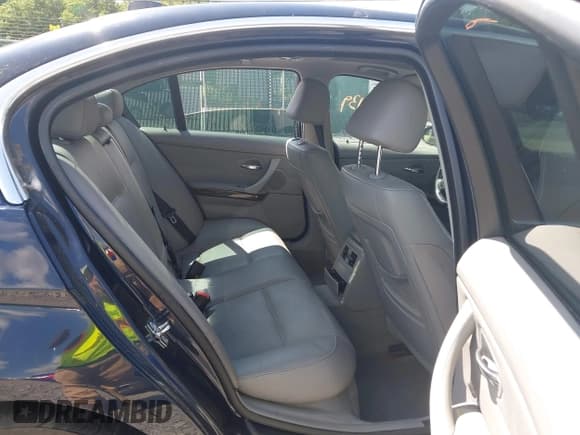 ✅ 2007 BMW 3 Series 335xi • VIN: WBAVD53527A006611 • Lot: 42705139. Listed on IAAI with 116,152 mi. Free auction sales archive from the USA and detailed vehicle history report at DreamBid. Image 8.