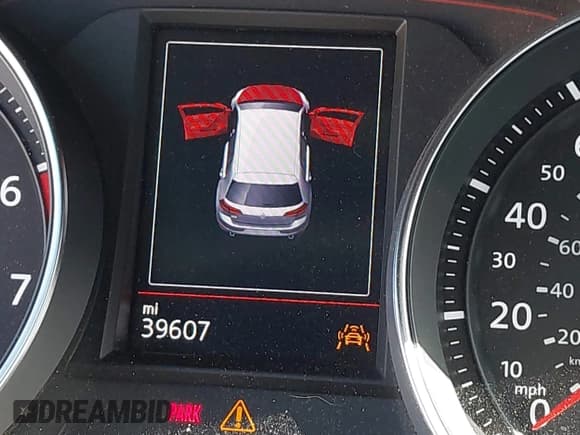 ✅ 2018 Volkswagen Golf GTI S • VIN: 3VW447AU5JM275990 • Lot: 41957415. Wystawiony na IAAI z przebiegiem 39 607 mil. Bezpłatny archiwum sprzedaży aukcyjnych z USA i szczegółowy raport historii pojazdu na DreamBid. Zdjęcie 7.