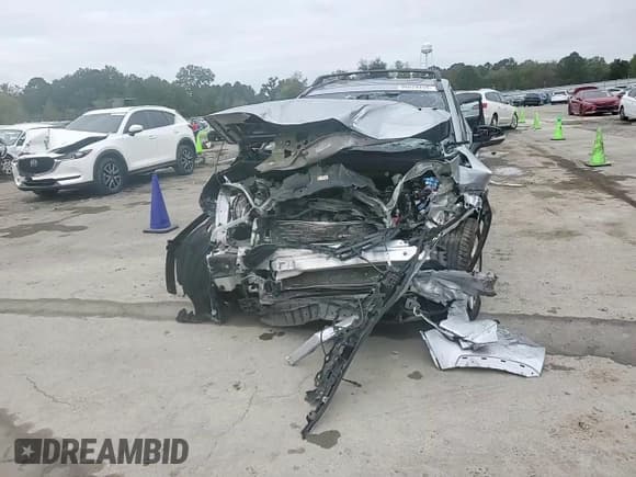 ✅ 2021 Toyota RAV4 XLE Premium • VIN: 2T3C1RFV2MC147215 • Lot: 86628455. Listed on Copart with 153,070 mi. Free auction sales archive from the USA and detailed vehicle history report at DreamBid. Image 14.
