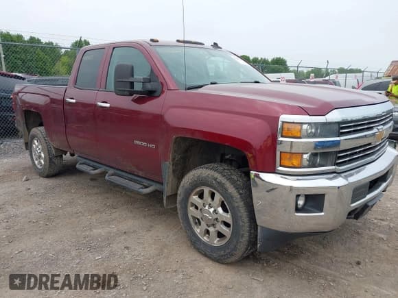 ✅ 2015 Chevrolet Silverado 2500HD LT • VIN: 1GC2KVEG3FZ138187 • Lot: 42406129. Wystawiony na IAAI z przebiegiem 124 512 mil. Bezpłatny archiwum sprzedaży aukcyjnych z USA i szczegółowy raport historii pojazdu na DreamBid. Zdjęcie 1.