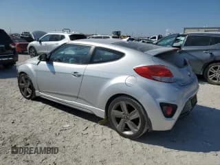 ✅ 2015 Hyundai Veloster Turbo • VIN: KMHTC6AE4FU237170 • Lot: 76179214. Wystawiony na Copart z przebiegiem Nie podano. Bezpłatny archiwum sprzedaży aukcyjnych z USA i szczegółowy raport historii pojazdu na DreamBid. Zdjęcie 2.