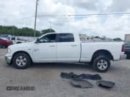 ✅ 2019 Ram 1500 SLT • VIN: 1C6RR6TT4KS693885 • Lot: 42651535. Wystawiony na IAAI z przebiegiem 85 438 mil. Bezpłatny archiwum sprzedaży aukcyjnych z USA i szczegółowy raport historii pojazdu na DreamBid. Zdjęcie 14.