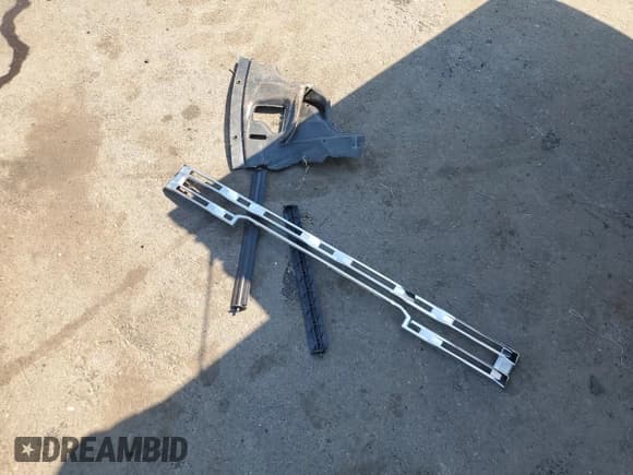 ✅ 2023 GMC Canyon 4WD Denali • VIN: 1GTP6FEK4P1180226 • Lot: 64961315. Wystawiony na Copart z przebiegiem 15 319 mil. Bezpłatny archiwum sprzedaży aukcyjnych z USA i szczegółowy raport historii pojazdu na DreamBid. Zdjęcie 12.