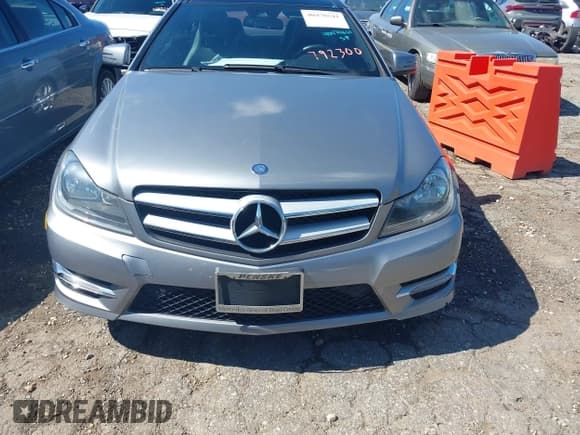 ✅ 2012 Mercedes-Benz C 250 • VIN: WDDGJ4HB2CF792300 • Lot: 40470541. Wystawiony na IAAI z przebiegiem 105 867 mil. Bezpłatny archiwum sprzedaży aukcyjnych z USA i szczegółowy raport historii pojazdu na DreamBid. Zdjęcie 6.