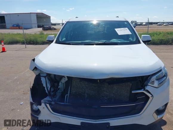 ✅ 2020 Chevrolet Traverse LT Cloth • VIN: 1GNEVGKW3LJ176600 • Lot: 43207218. Wystawiony na IAAI z przebiegiem 148 952 mil. Bezpłatny archiwum sprzedaży aukcyjnych z USA i szczegółowy raport historii pojazdu na DreamBid. Zdjęcie 12.
