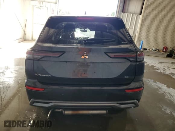 ✅ 2025 Mitsubishi Outlander SE • VIN: JA4J4VA81SZ043054 • Lot: 85669655. Listed on Copart with 3,503 mi. Free auction sales archive from the USA and detailed vehicle history report at DreamBid. Image 6.