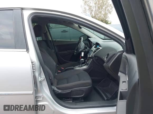 2016 Chevrolet Cruze LT с VIN 1G1PE5SB2G7223274, выставлен на аукционе IAAI как лот 43490293 с пробегом 124 801 миль миль и . История ставок и продаж доступна на DreamBid. Изображение 5.