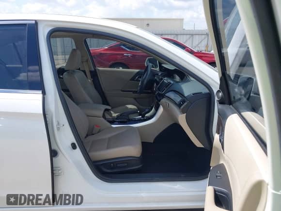 2017 Honda Accord EX-L z VIN JHMCR6F55HC018723, wystawiony jako IAAI lot #43374773 z przebiegiem 107 274 mil mil oraz . Historia ofert i sprzedaży dostępna na DreamBid. Obrazek 5.