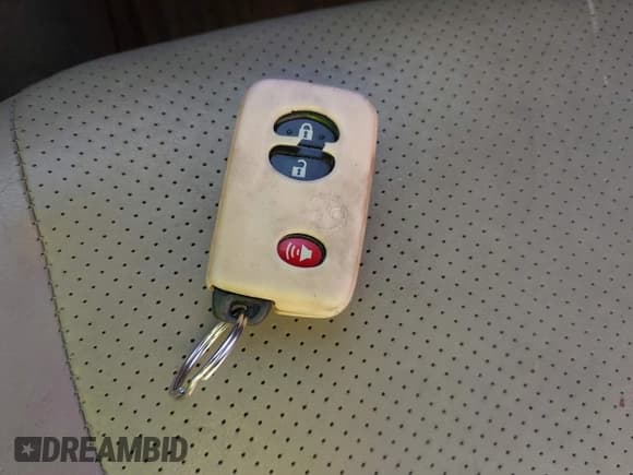 ✅ 2010 Toyota RAV4 Limited • VIN: 2T3YF4DV6AW040448 • Лот: 43669265. Опубликован ранее на IAAI с пробегом 203 117 миль. Бесплатный доступ к архиву аукционных продаж из США и подробный отчёт об истории автомобиля на DreamBid. Изображение 11.