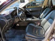 ✅ 2015 Lexus CT 200h • VIN: JTHKD5BH5F2216712 • Lot: 95069345. Wystawiony na Copart z przebiegiem 120 991 mil. Bezpłatny archiwum sprzedaży aukcyjnych z USA i szczegółowy raport historii pojazdu na DreamBid. Zdjęcie 9.