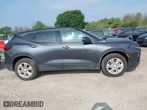 2021 Chevrolet Blazer LT z VIN 3GNKBHR42MS587363, wystawiony jako IAAI lot #42775430 z przebiegiem 60 610 mil mil oraz . Historia ofert i sprzedaży dostępna na DreamBid. Obrazek 14.