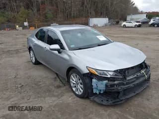 ✅ 2018 Toyota Camry LE • VIN: 4T1B11HK5JU079835 • Lot: 43612102. Wystawiony na IAAI z przebiegiem 79 071 mil. Bezpłatny archiwum sprzedaży aukcyjnych z USA i szczegółowy raport historii pojazdu na DreamBid. Zdjęcie 1.