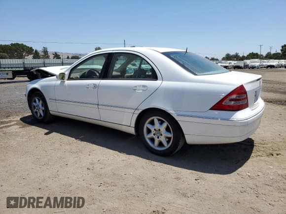 ✅ 2002 Mercedes-Benz C 230/260/280/320 • VIN: WDBRF61J32F283783 • Лот: 63657005. Опубликован ранее на Copart с пробегом Не указан. Бесплатный доступ к архиву аукционных продаж из США и подробный отчёт об истории автомобиля на DreamBid. Изображение 2.