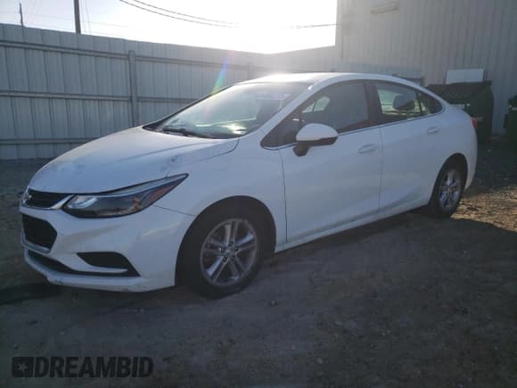 ✅ 2016 Chevrolet Cruze LT • VIN: 1G1BE5SM5G7308296 • Lot: 37968213. Listed on Copart with 190,189 mi. Free auction sales archive from the USA and detailed vehicle history report at DreamBid. Image 1.
