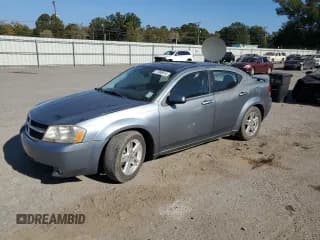 ✅ 2010 Dodge Avenger R/T • VIN: 1B3CC5FB0AN232405 • Lot: 77008614. Wystawiony na Copart z przebiegiem 219 761 mil. Bezpłatny archiwum sprzedaży aukcyjnych z USA i szczegółowy raport historii pojazdu na DreamBid. Zdjęcie 1.