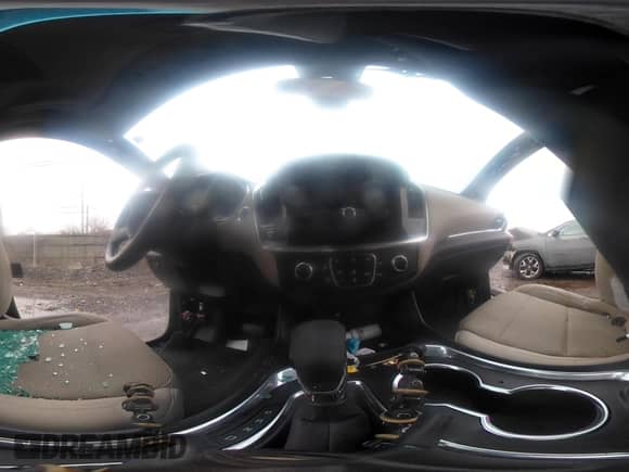 2022 Chevrolet Traverse LS z VIN 1GNERLKW3NJ107809, wystawiony jako IAAI lot #41481333 z przebiegiem Nie podano mil oraz . Historia ofert i sprzedaży dostępna na DreamBid. Obrazek 18.