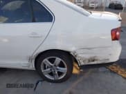 ✅ 2008 Volkswagen Jetta SE • VIN: 3VWRM71K98M103735 • Lot: 43850605. Wystawiony na IAAI z przebiegiem 135 955 mil. Bezpłatny archiwum sprzedaży aukcyjnych z USA i szczegółowy raport historii pojazdu na DreamBid. Zdjęcie 6.