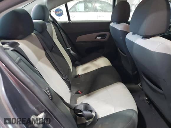 2011 Chevrolet Cruze LS z VIN 1G1PC5SH2B7185726, wystawiony jako Copart lot #71673065 z przebiegiem 229 657 mil mil oraz Szkoda całkowita • Salvage title. Historia ofert i sprzedaży dostępna na DreamBid. Obrazek 10.